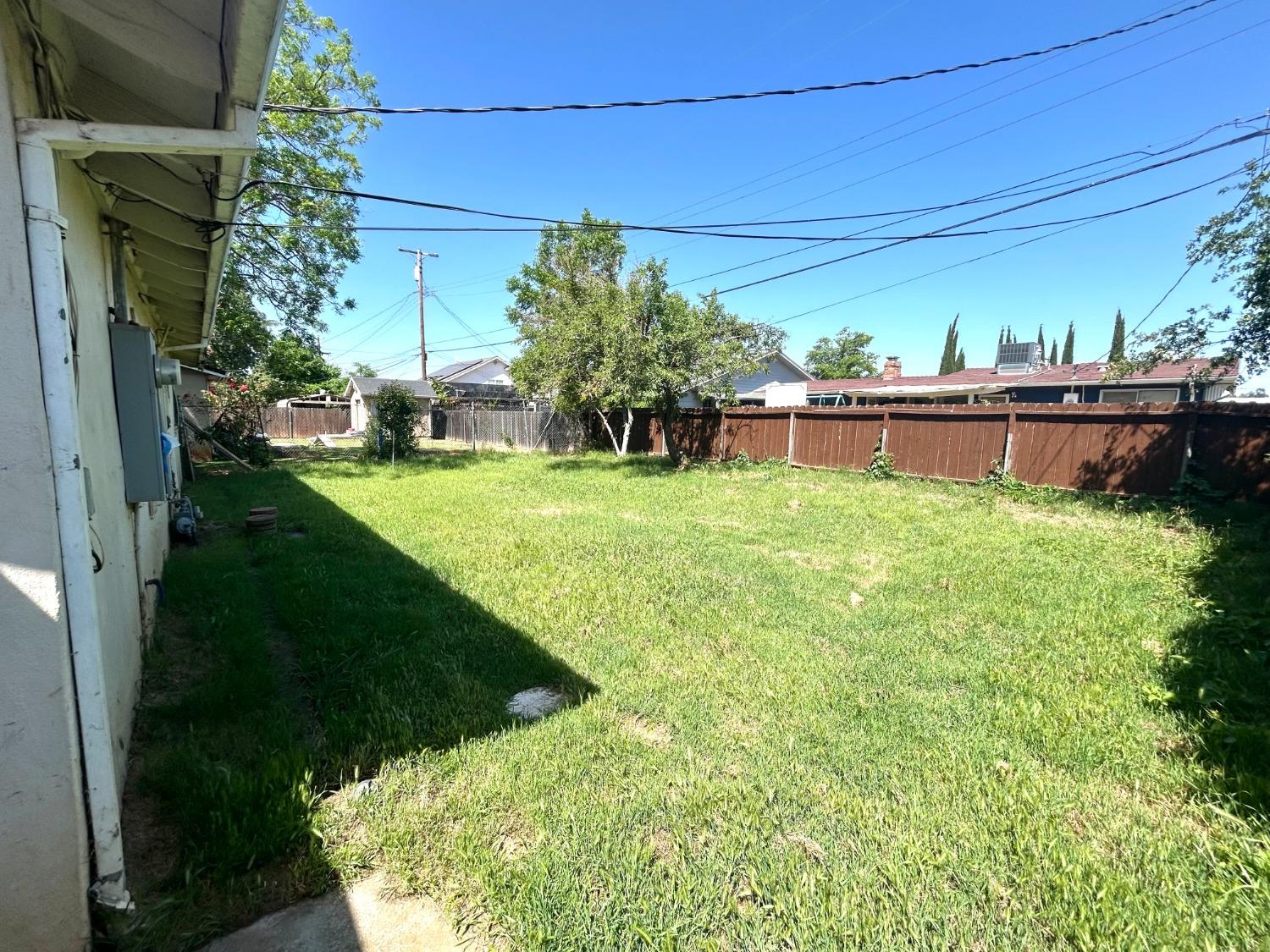 Detail Gallery Image 11 of 12 For 307 Olive St, Wheatland,  CA 95692 - 4 Beds | 1/1 Baths