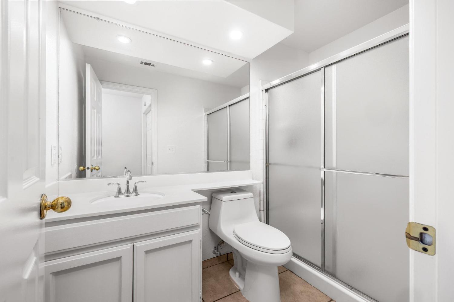Detail Gallery Image 19 of 48 For 1171 Hidden Meadow, Manteca,  CA 95337 - 5 Beds | 3 Baths