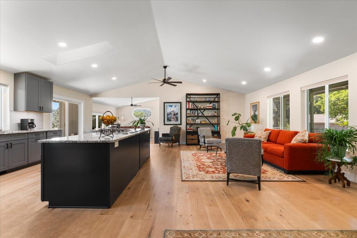 Detail Gallery Image 5 of 73 For 10107 Park View Ln, Penn Valley,  CA 95946 - 3 Beds | 2 Baths