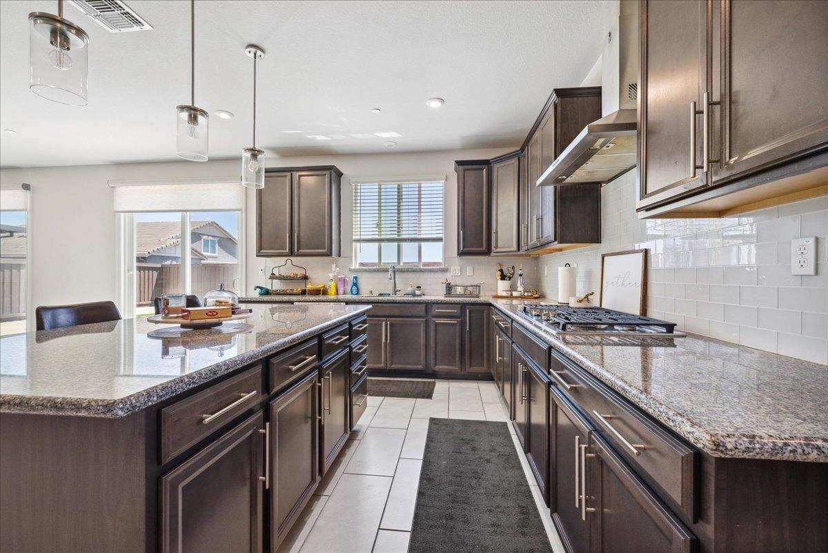 Detail Gallery Image 20 of 54 For 1304 Silversmith Ln, Rocklin,  CA 95765 - 5 Beds | 4 Baths
