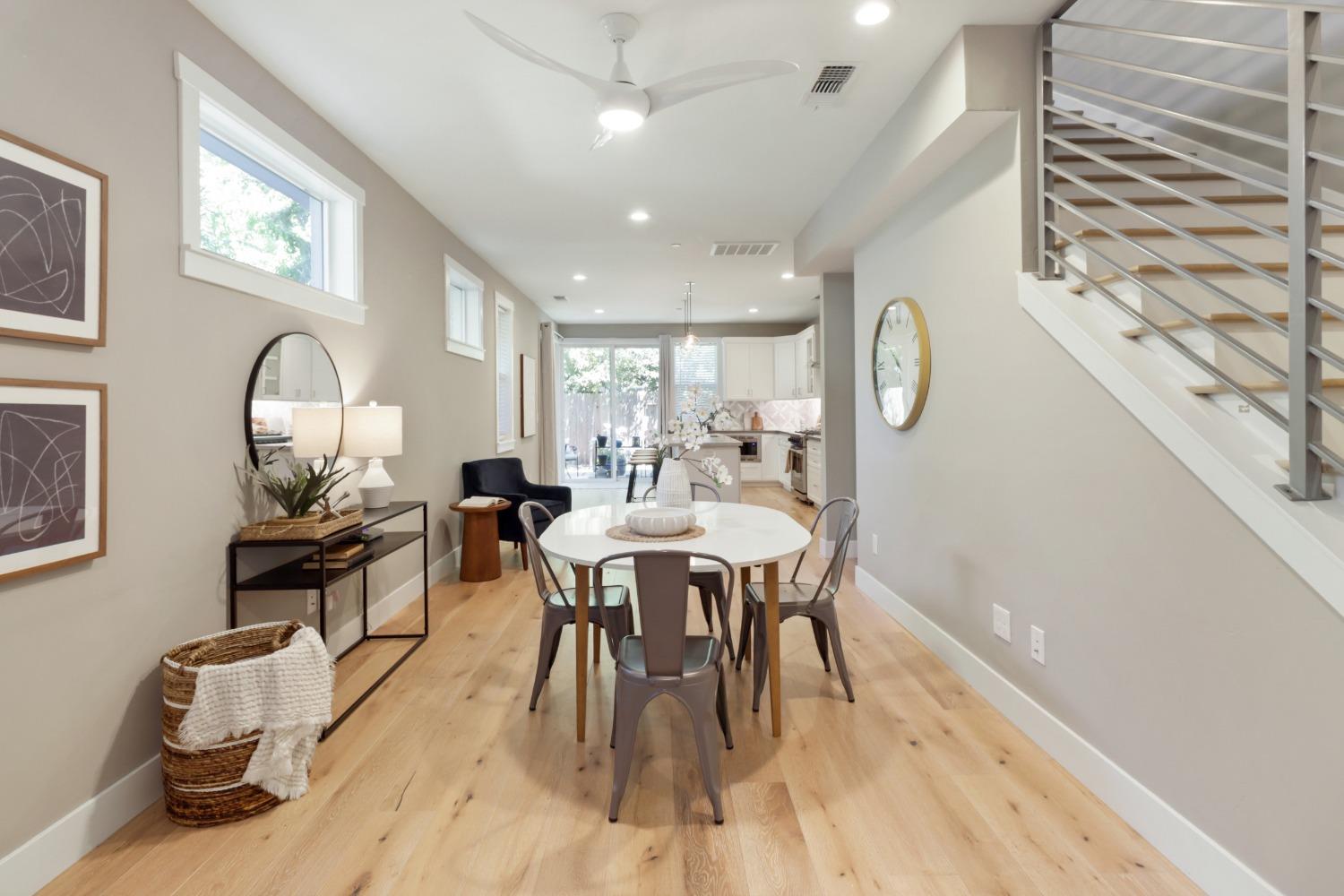 Detail Gallery Image 9 of 58 For 2011 Fat Aly, Sacramento,  CA 95811 - 3 Beds | 2/2 Baths