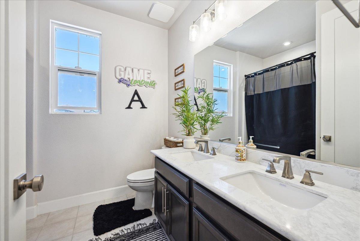 Detail Gallery Image 28 of 54 For 1304 Silversmith Ln, Rocklin,  CA 95765 - 5 Beds | 4 Baths