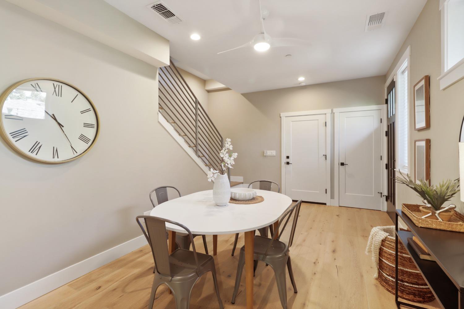 Detail Gallery Image 7 of 58 For 2011 Fat Aly, Sacramento,  CA 95811 - 3 Beds | 2/2 Baths