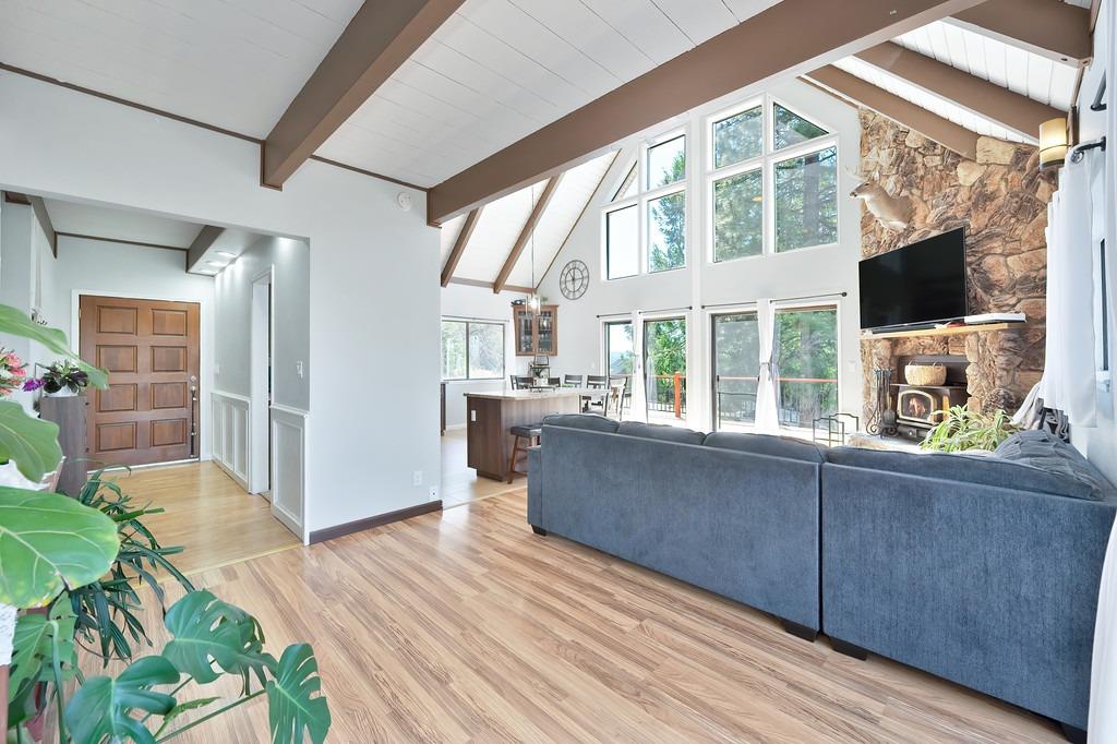 Detail Gallery Image 12 of 48 For 6202 Green Ridge Dr, Foresthill,  CA 95631 - 3 Beds | 2/1 Baths