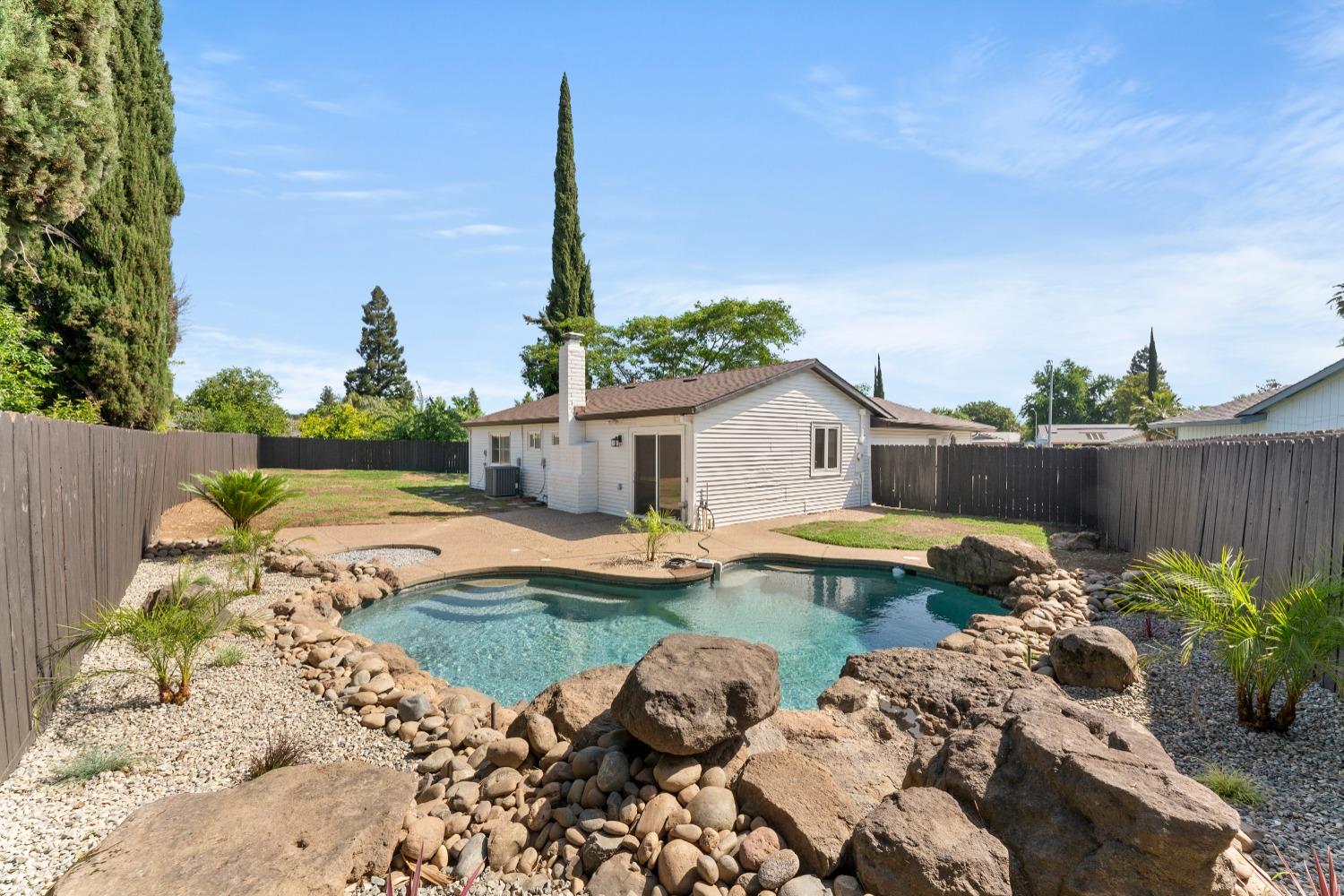 Detail Gallery Image 18 of 22 For 2462 Stokewood Way, Rancho Cordova,  CA 95670 - 3 Beds | 2 Baths