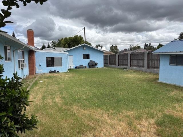 Detail Gallery Image 4 of 22 For 1224 S Lower Sacramento Rd, Lodi,  CA 95242 - 3 Beds | 2 Baths