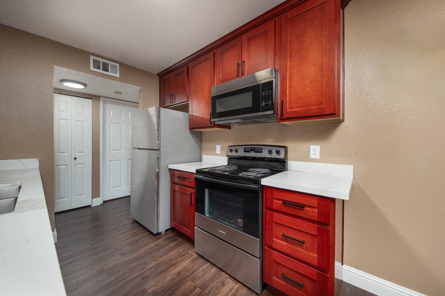 Detail Gallery Image 3 of 31 For 3591 Quail Lakes Dr #3,  Stockton,  CA 95207 - 1 Beds | 1 Baths