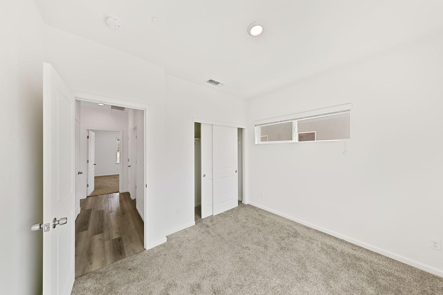 Detail Gallery Image 32 of 44 For 5542 Malibu Palm Ct, Sacramento,  CA 95842 - 3 Beds | 2/1 Baths