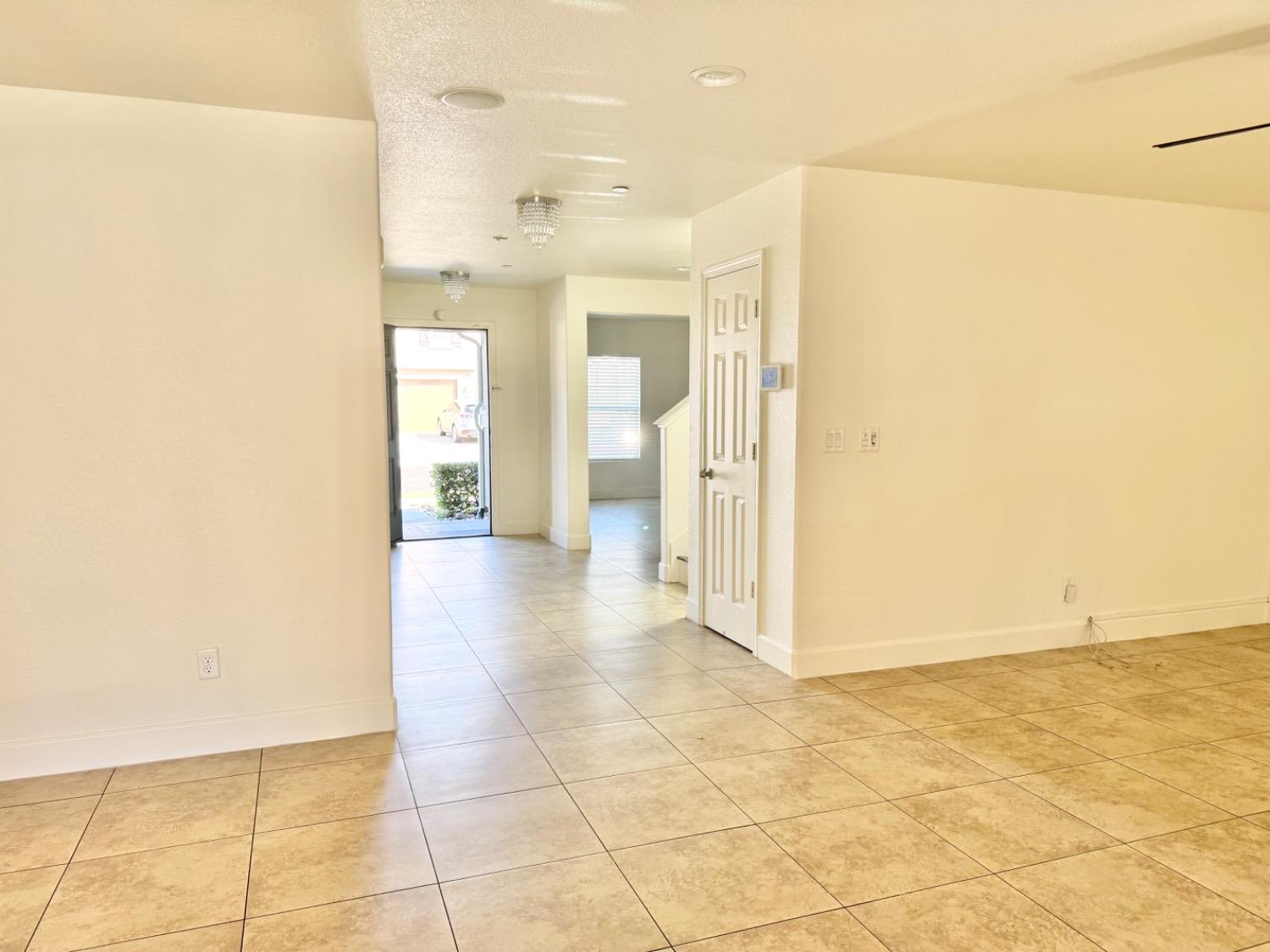 Detail Gallery Image 9 of 19 For 2522 Pine Brook Dr, Stockton,  CA 95212 - 4 Beds | 2/1 Baths