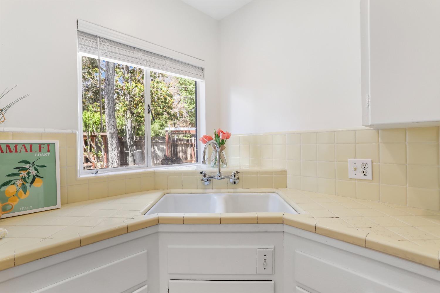 Detail Gallery Image 13 of 28 For 405 Helen Ave, Modesto,  CA 95354 - 2 Beds | 1 Baths