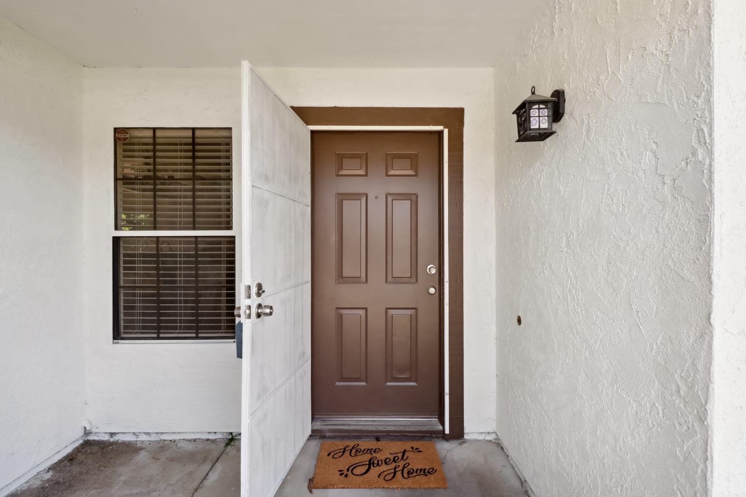 Detail Gallery Image 3 of 38 For 2888 Baronet Way, Sacramento,  CA 95833 - 4 Beds | 2 Baths