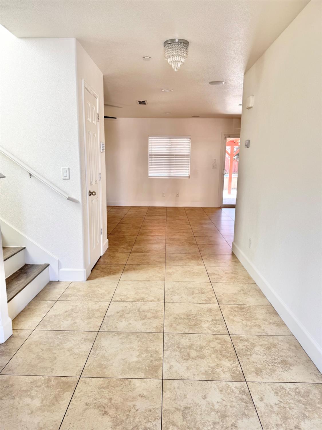 Detail Gallery Image 3 of 19 For 2522 Pine Brook Dr, Stockton,  CA 95212 - 4 Beds | 2/1 Baths