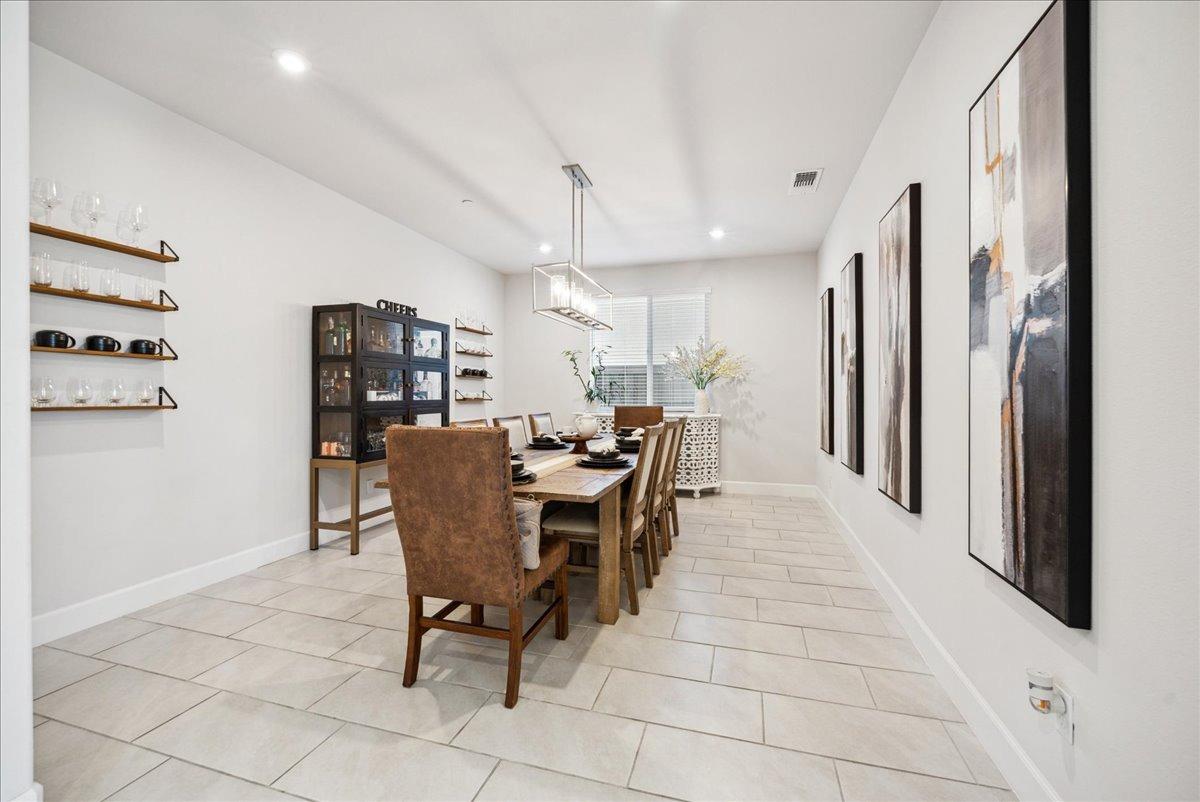 Detail Gallery Image 9 of 54 For 1304 Silversmith Ln, Rocklin,  CA 95765 - 5 Beds | 4 Baths