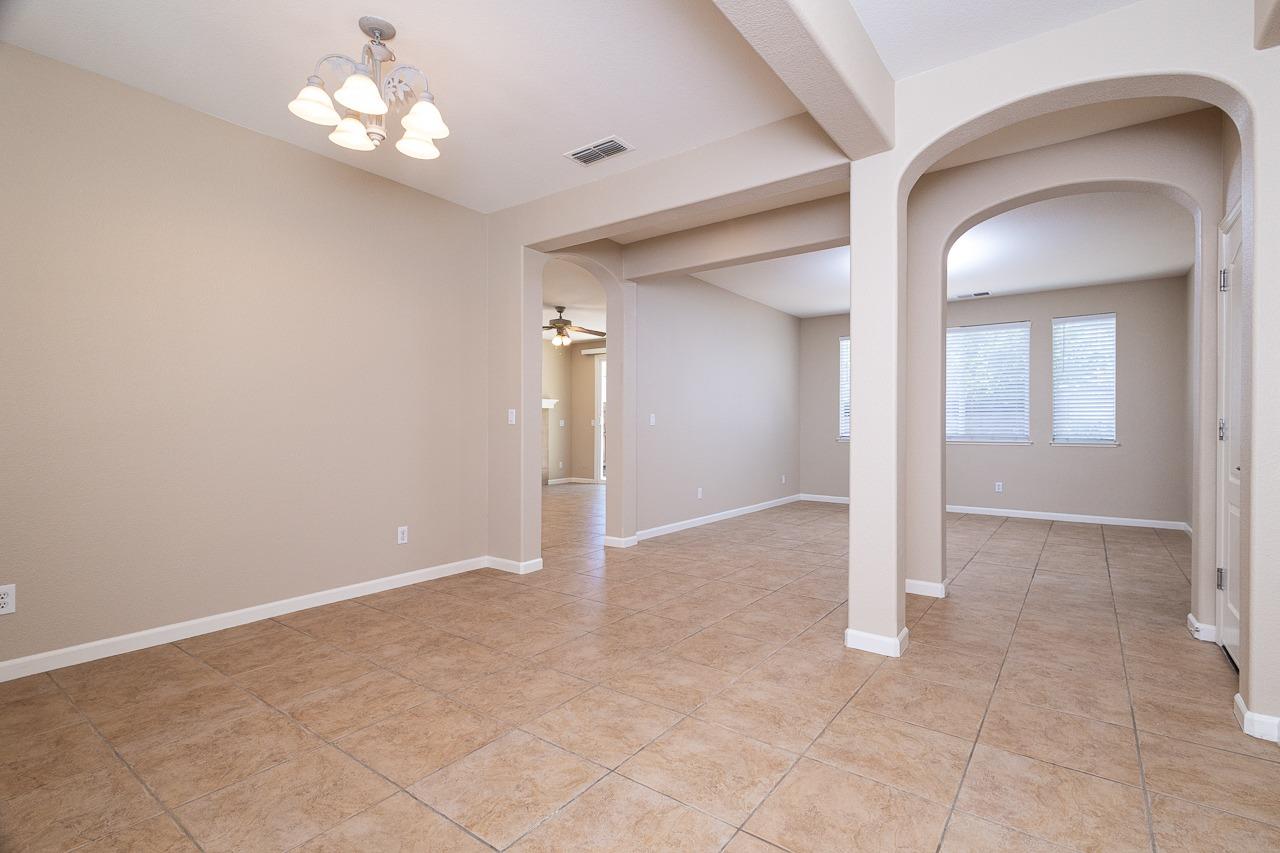 Detail Gallery Image 9 of 26 For 1532 Hammond Ct, Folsom,  CA 95630 - 4 Beds | 2/1 Baths