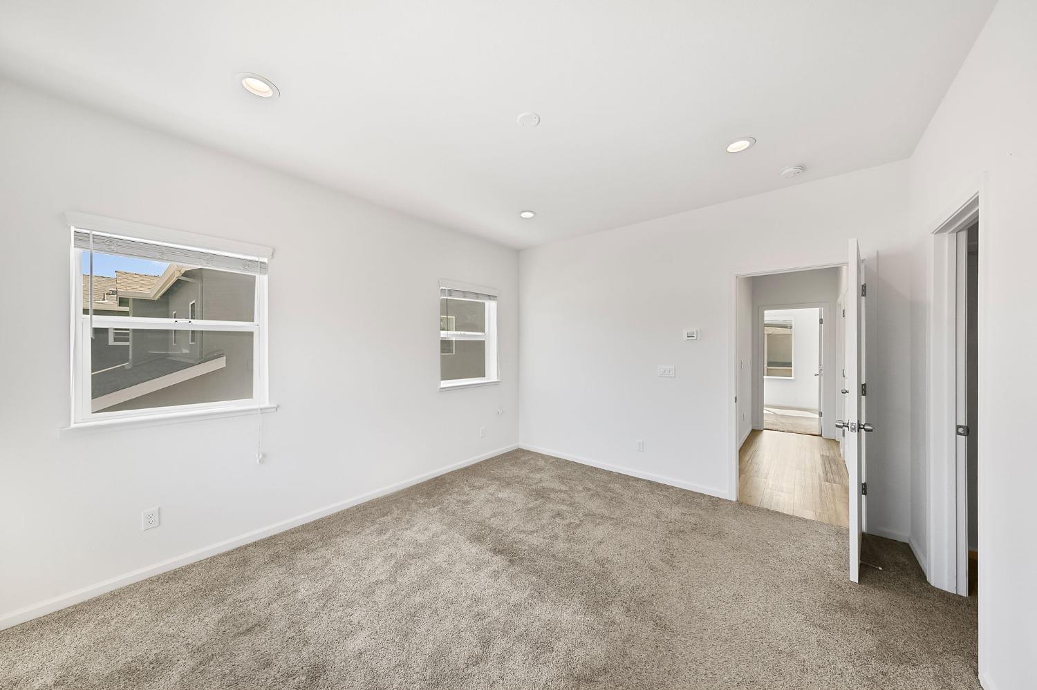 Detail Gallery Image 25 of 44 For 5542 Malibu Palm Ct, Sacramento,  CA 95842 - 3 Beds | 2/1 Baths