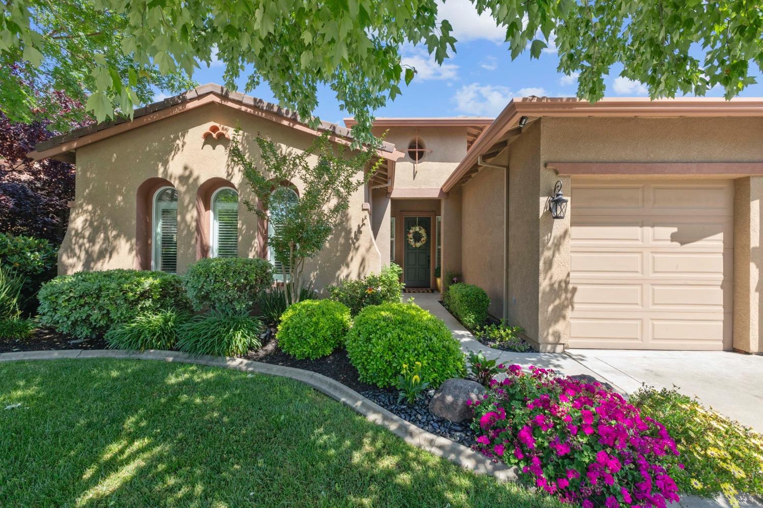 Detail Gallery Image 2 of 49 For 1716 W Morella Cir, Roseville,  CA 95747 - 3 Beds | 2/1 Baths