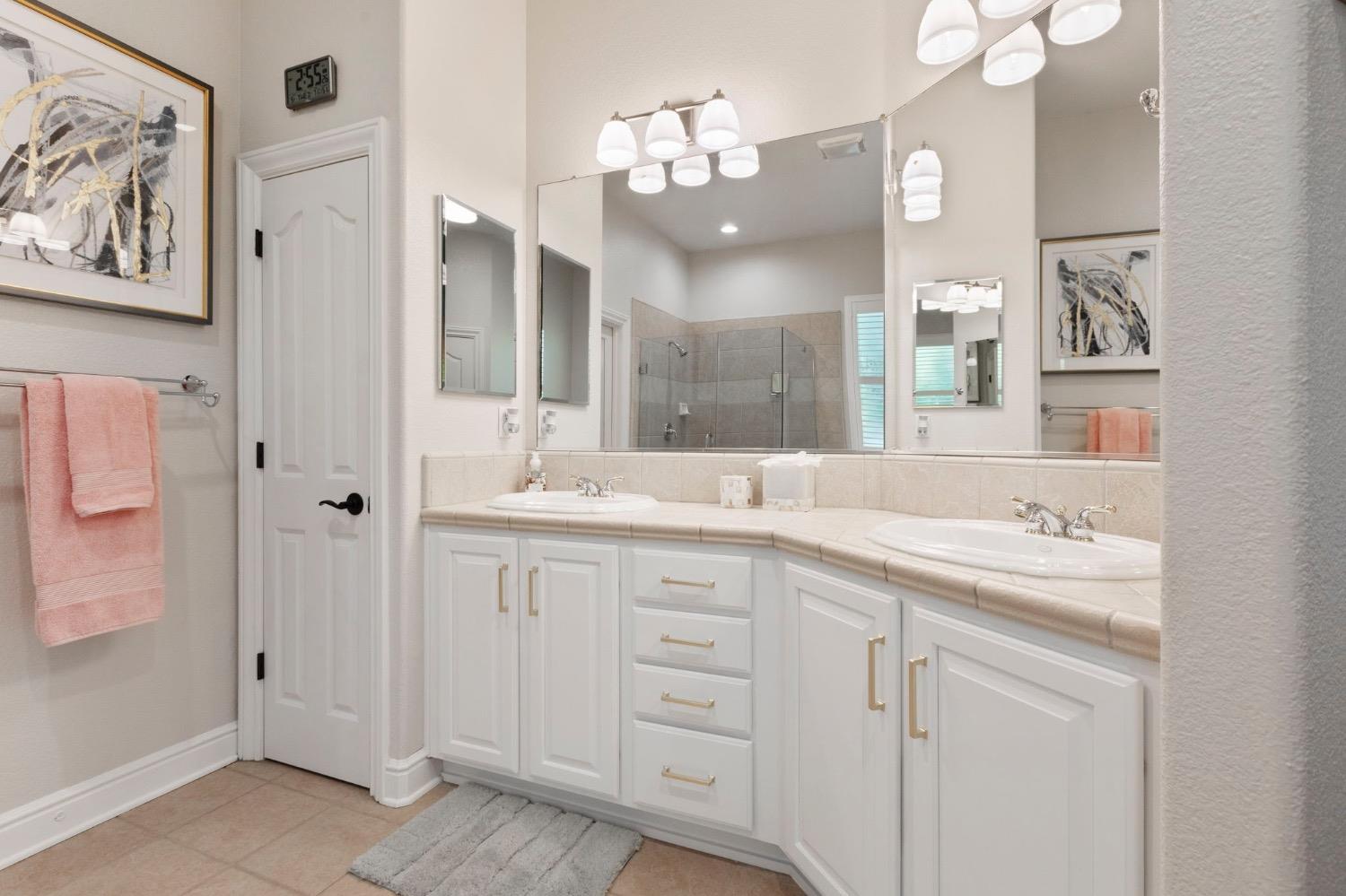 Detail Gallery Image 25 of 49 For 1716 W Morella Cir, Roseville,  CA 95747 - 3 Beds | 2/1 Baths