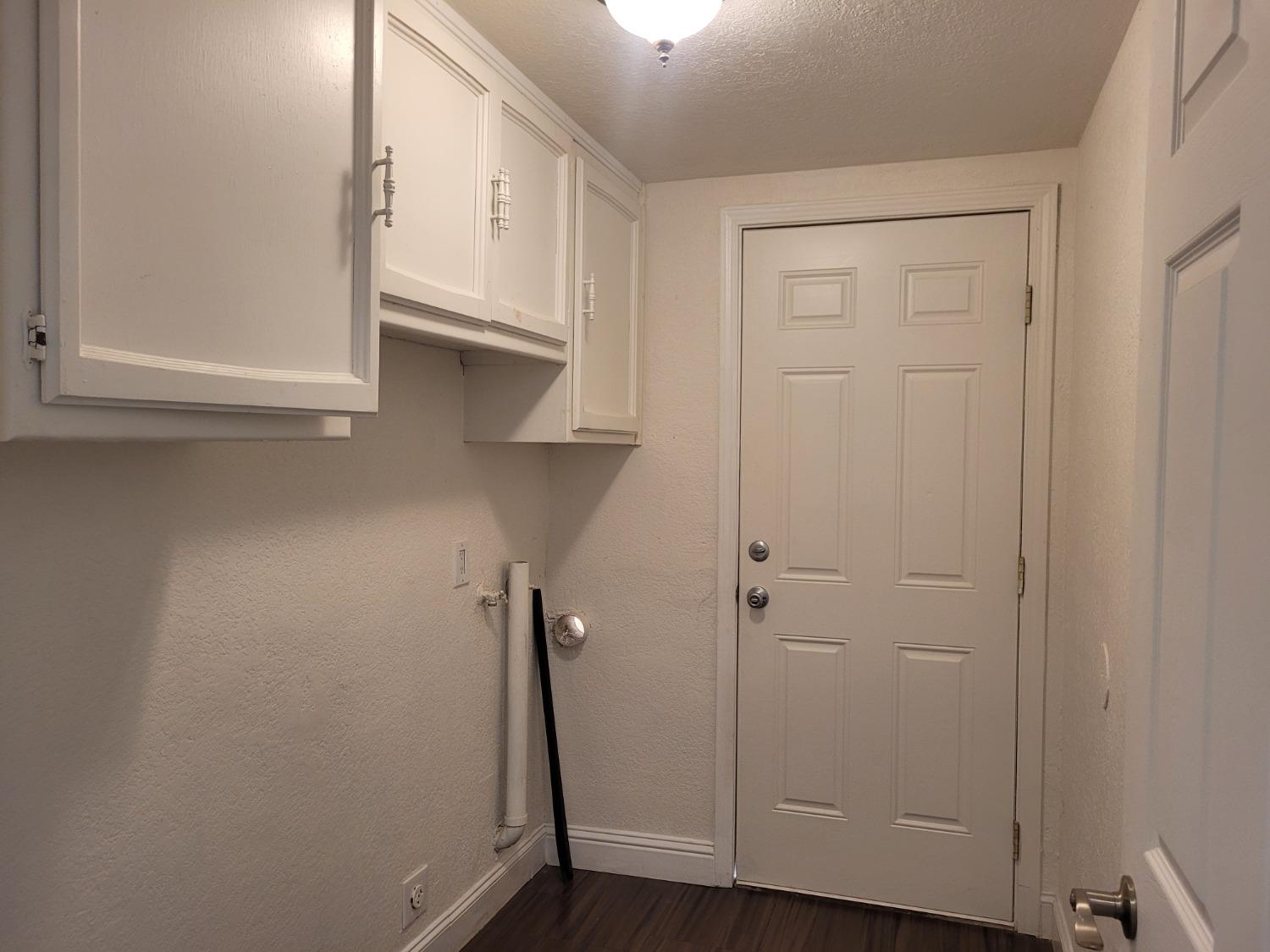 Detail Gallery Image 5 of 11 For 1620 Bette St, Merced,  CA 95341 - 5 Beds | 2 Baths