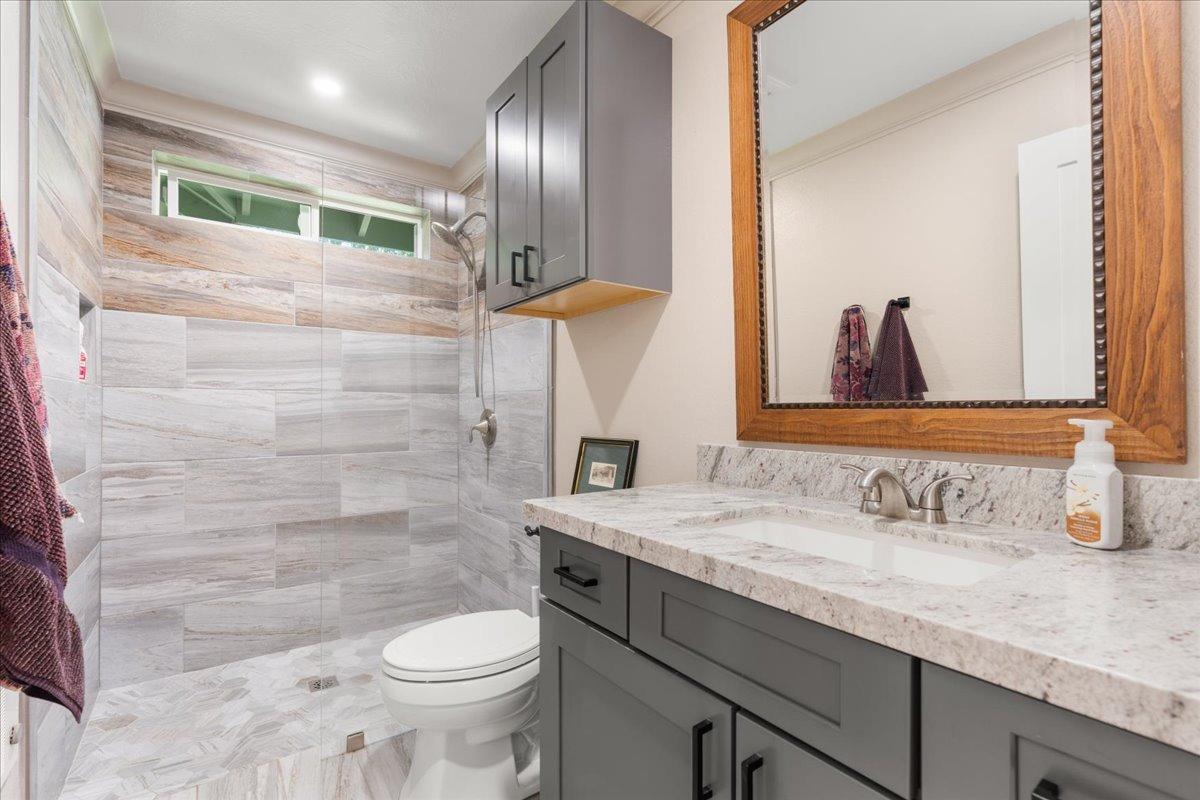 Detail Gallery Image 25 of 73 For 10107 Park View Ln, Penn Valley,  CA 95946 - 3 Beds | 2 Baths
