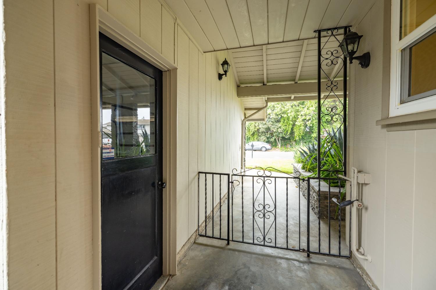 Detail Gallery Image 6 of 49 For 4161 Riviera Dr, Stockton,  CA 95204 - 3 Beds | 2 Baths