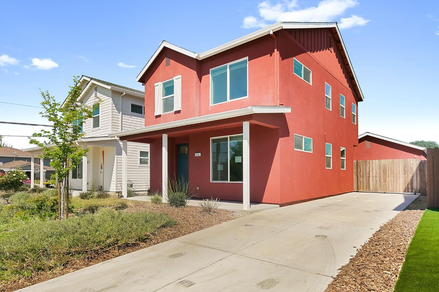Detail Gallery Image 2 of 44 For 5542 Malibu Palm Ct, Sacramento,  CA 95842 - 3 Beds | 2/1 Baths