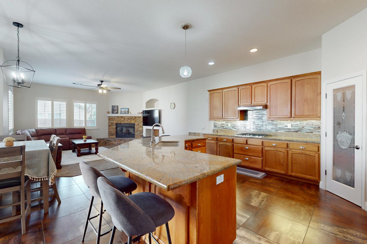 Detail Gallery Image 21 of 73 For 1918 Heidi Way, Yuba City,  CA 95993 - 4 Beds | 3 Baths