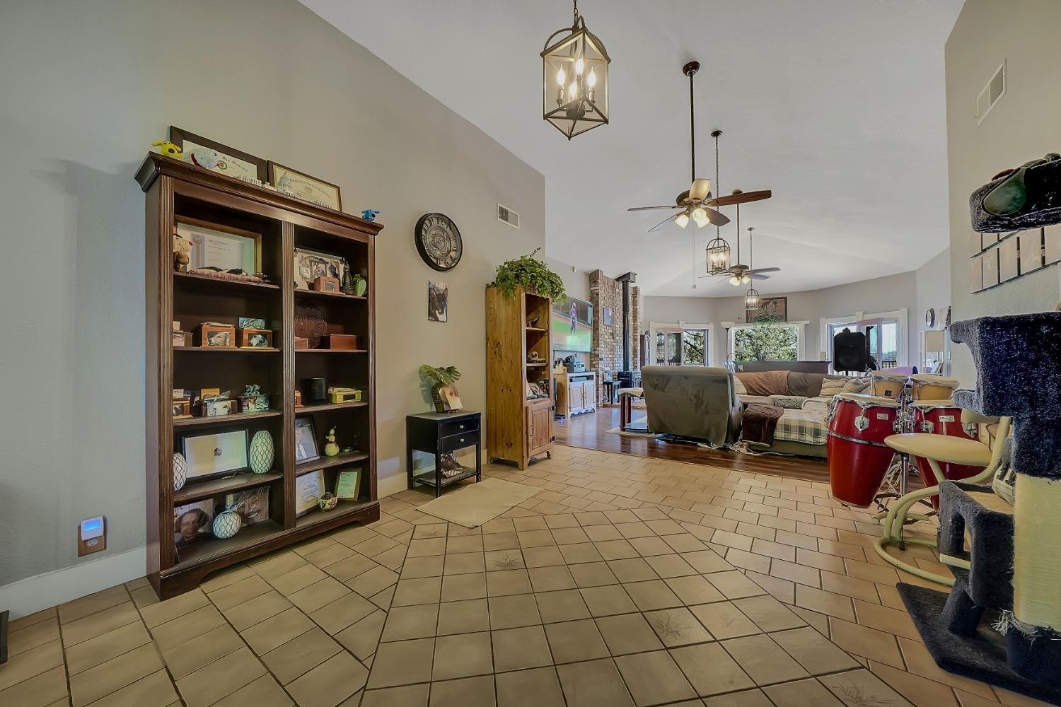 Detail Gallery Image 8 of 89 For 14001 Surrey Junction Ln, Sutter Creek,  CA 95685 - 3 Beds | 2/1 Baths