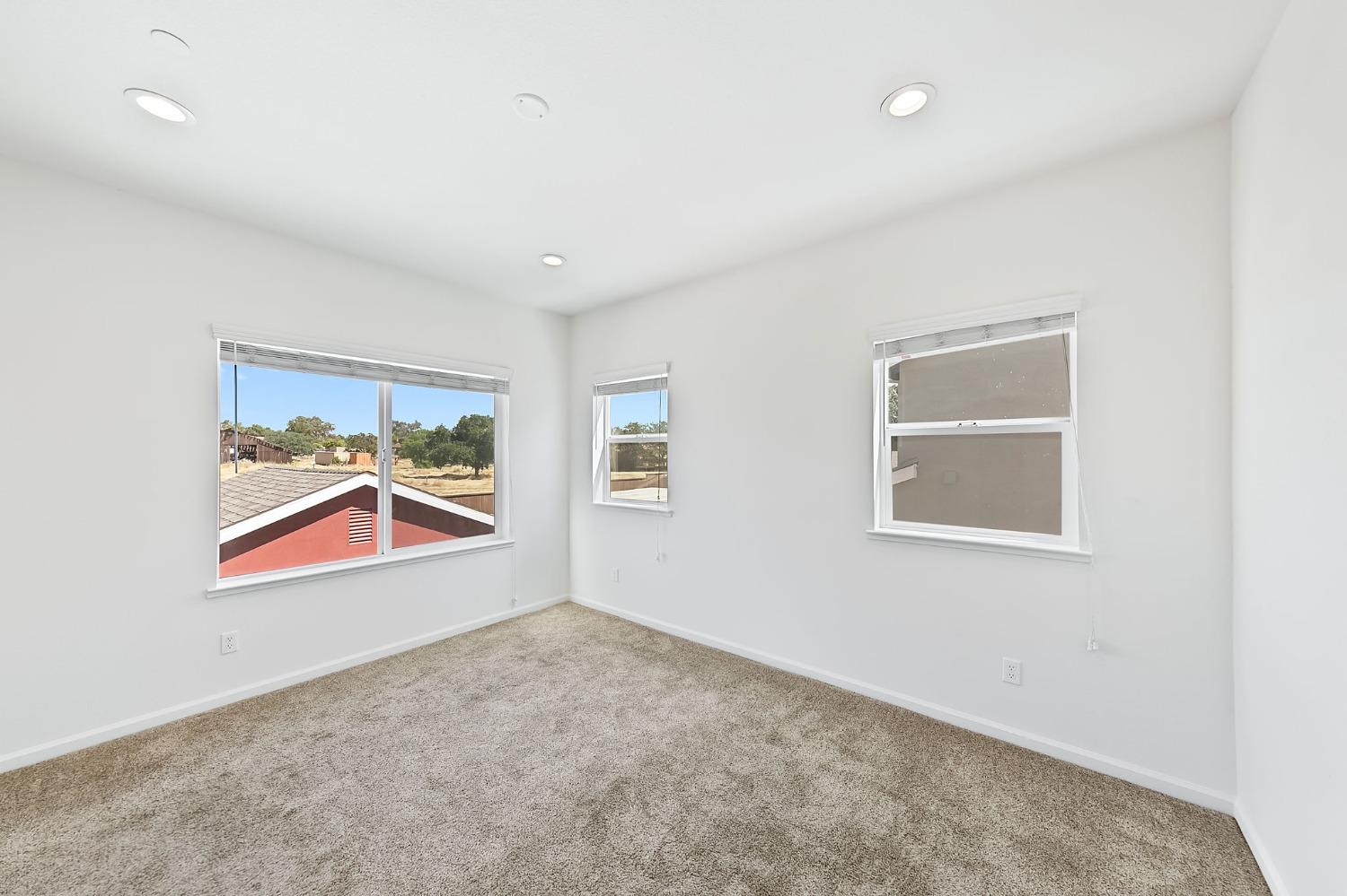 Detail Gallery Image 23 of 44 For 5542 Malibu Palm Ct, Sacramento,  CA 95842 - 3 Beds | 2/1 Baths