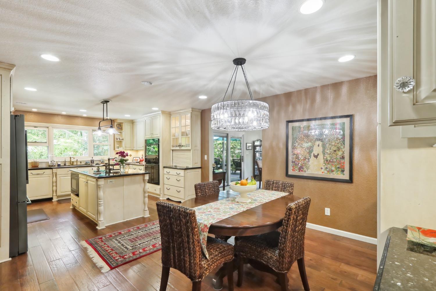 Detail Gallery Image 15 of 50 For 3305 Inverness Ct, Sacramento,  CA 95821 - 5 Beds | 3/1 Baths