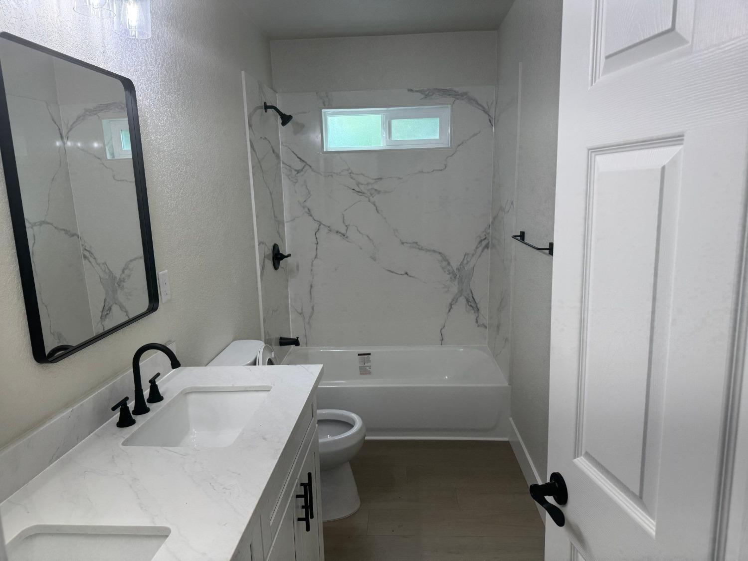 Detail Gallery Image 8 of 22 For 3138 San Diego Way, Sacramento,  CA 95820 - 4 Beds | 1/1 Baths