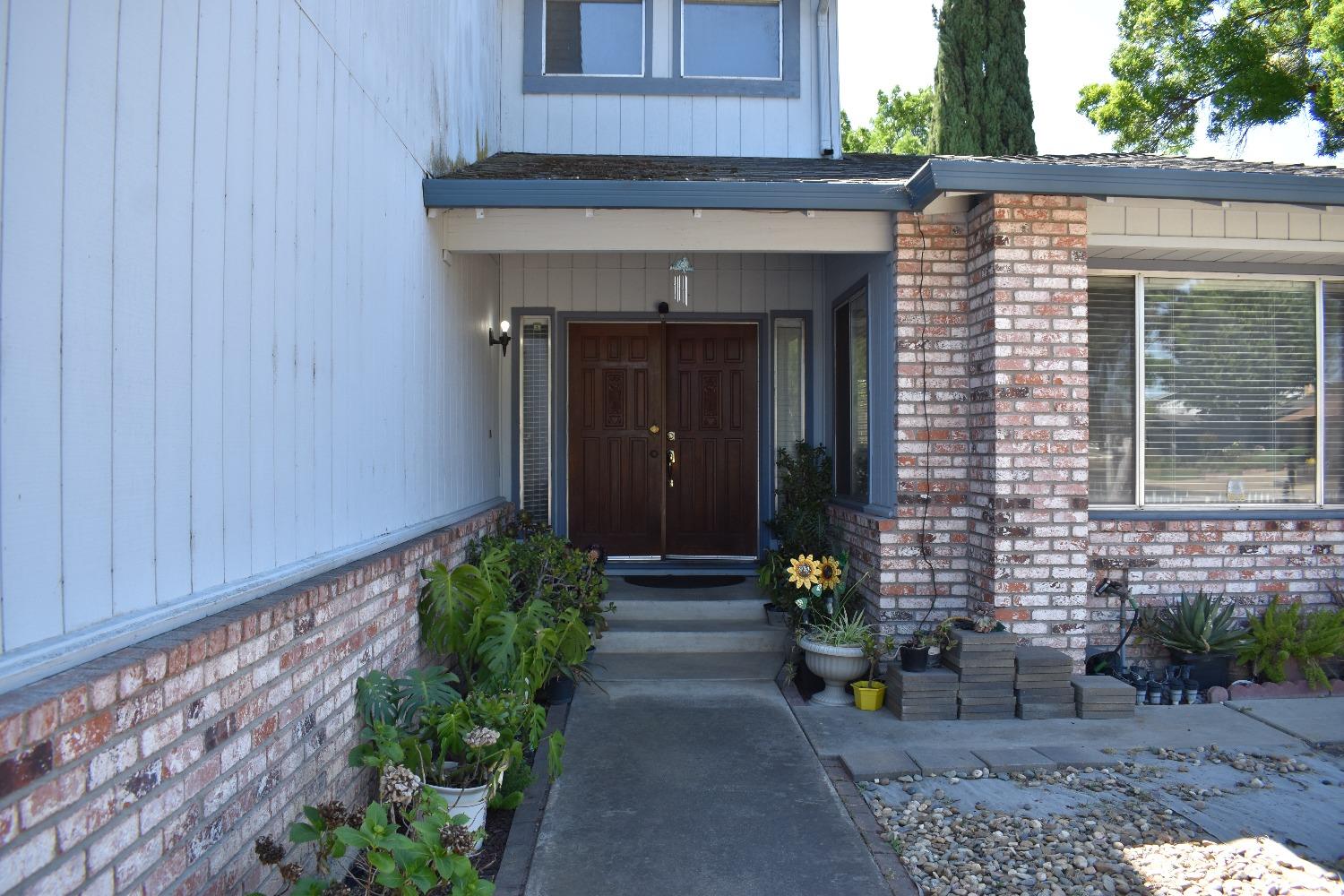Detail Gallery Image 4 of 32 For 9581 Colington Pl, Stockton,  CA 95209 - 6 Beds | 3 Baths