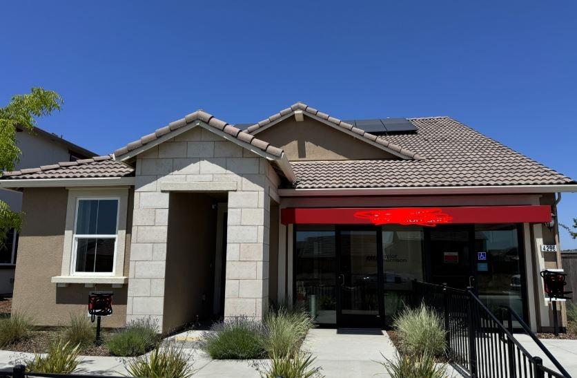 Detail Gallery Image 1 of 38 For 4296 Gibbous Dr, Folsom,  CA 95630 - 4 Beds | 3 Baths