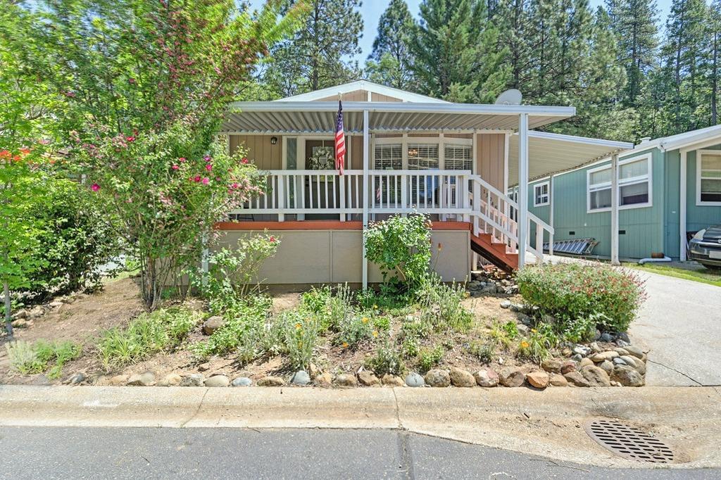 Detail Gallery Image 2 of 56 For 13948 Golden Star Rd, Grass Valley,  CA 95949 - 2 Beds | 2 Baths