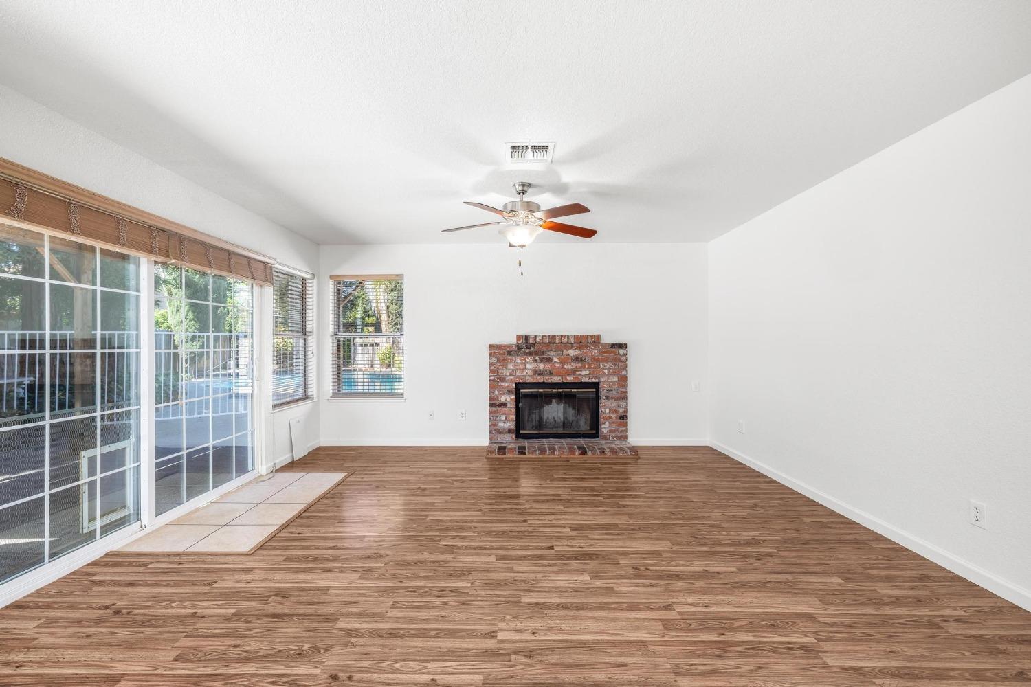 Detail Gallery Image 11 of 48 For 1171 Hidden Meadow, Manteca,  CA 95337 - 5 Beds | 3 Baths