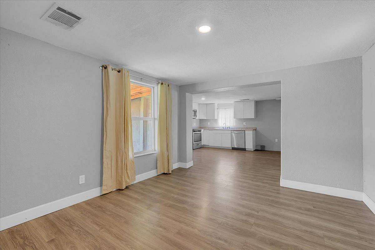 Detail Gallery Image 5 of 24 For 4863 Arboga Rd, Olivehurst,  CA 95961 - 2 Beds | 1 Baths