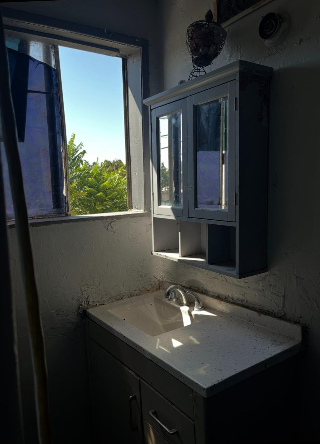 Detail Gallery Image 12 of 20 For 901 W Church St, Stockton,  CA 95203 - 6 Beds | 2/2 Baths