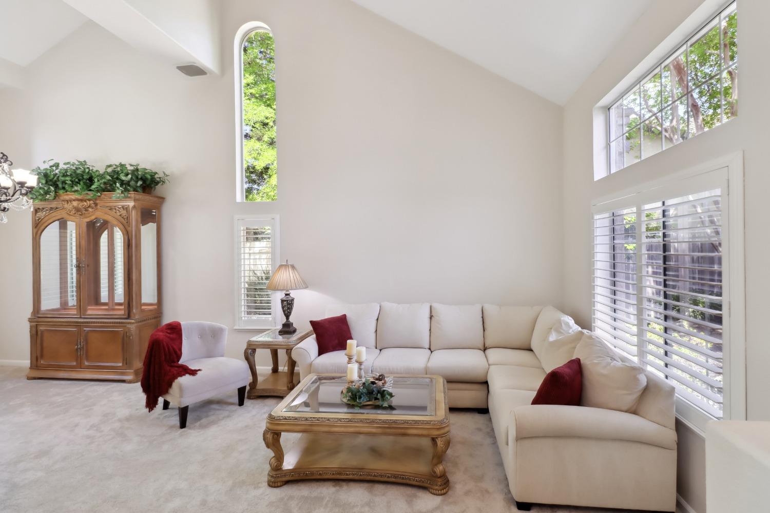 Detail Gallery Image 8 of 99 For 204 Davies Ct, Folsom,  CA 95630 - 4 Beds | 2/1 Baths