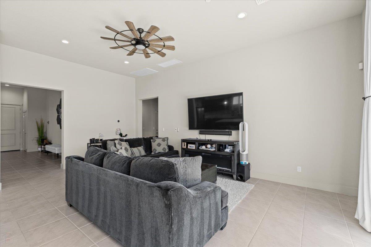 Detail Gallery Image 28 of 56 For 3715 N Berkeley Ave, Turlock,  CA 95382 - 5 Beds | 2 Baths
