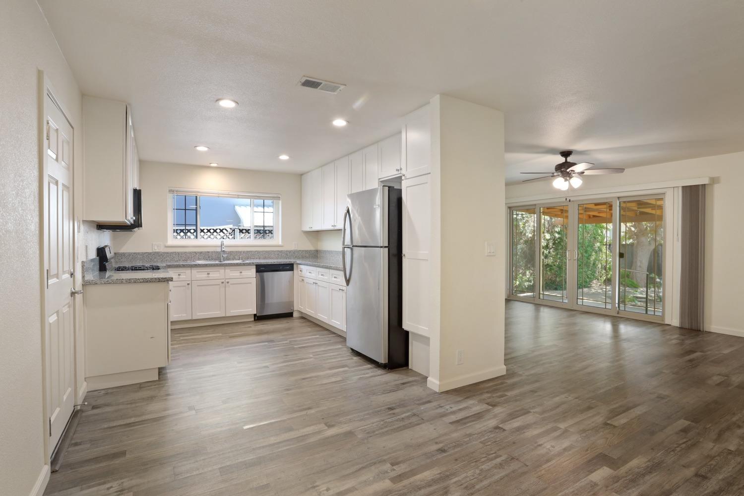 Detail Gallery Image 16 of 49 For 1384 Heckman Way, San Jose,  CA 95129 - 3 Beds | 2 Baths