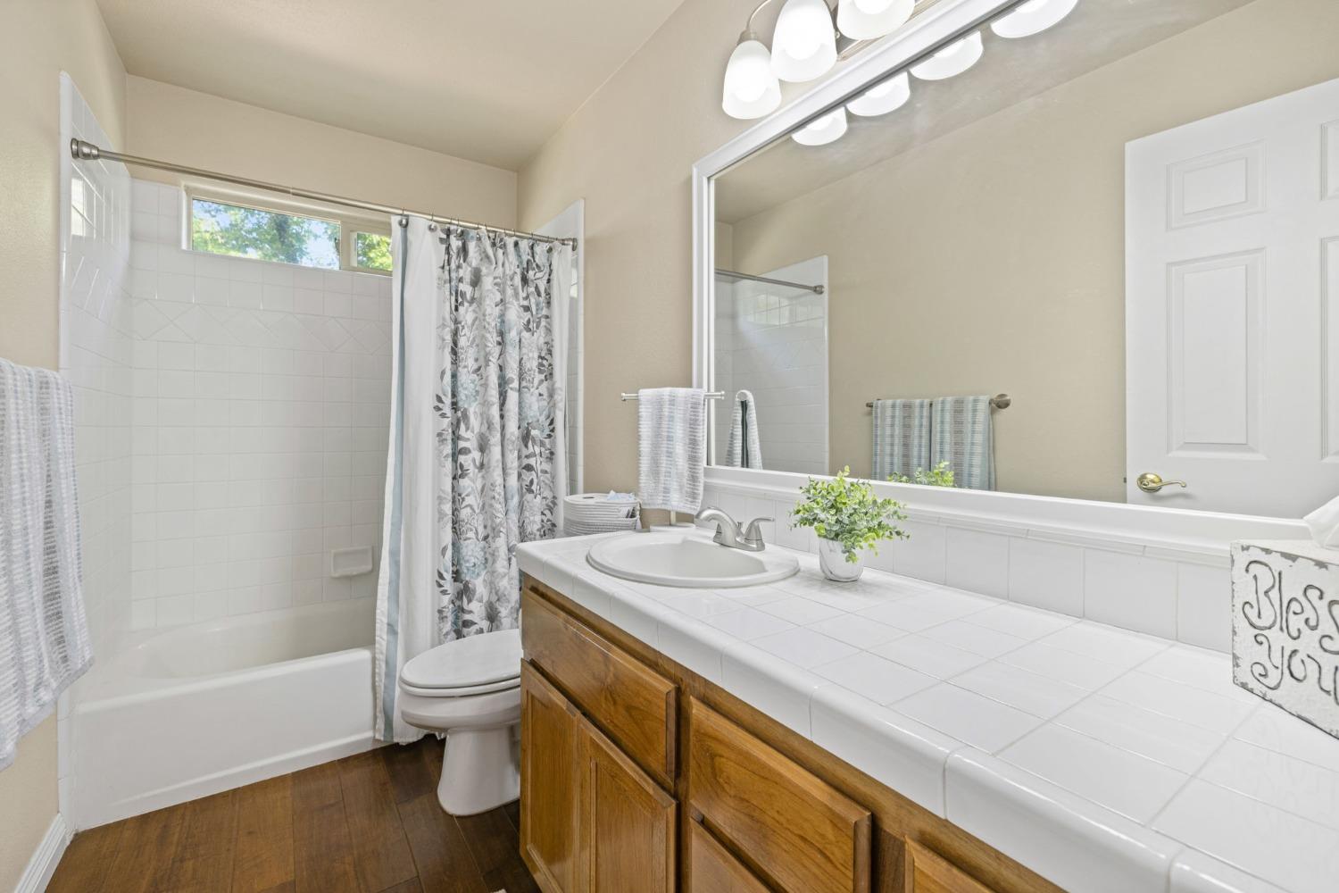 Auburn Road, Grass Valley, California image 24