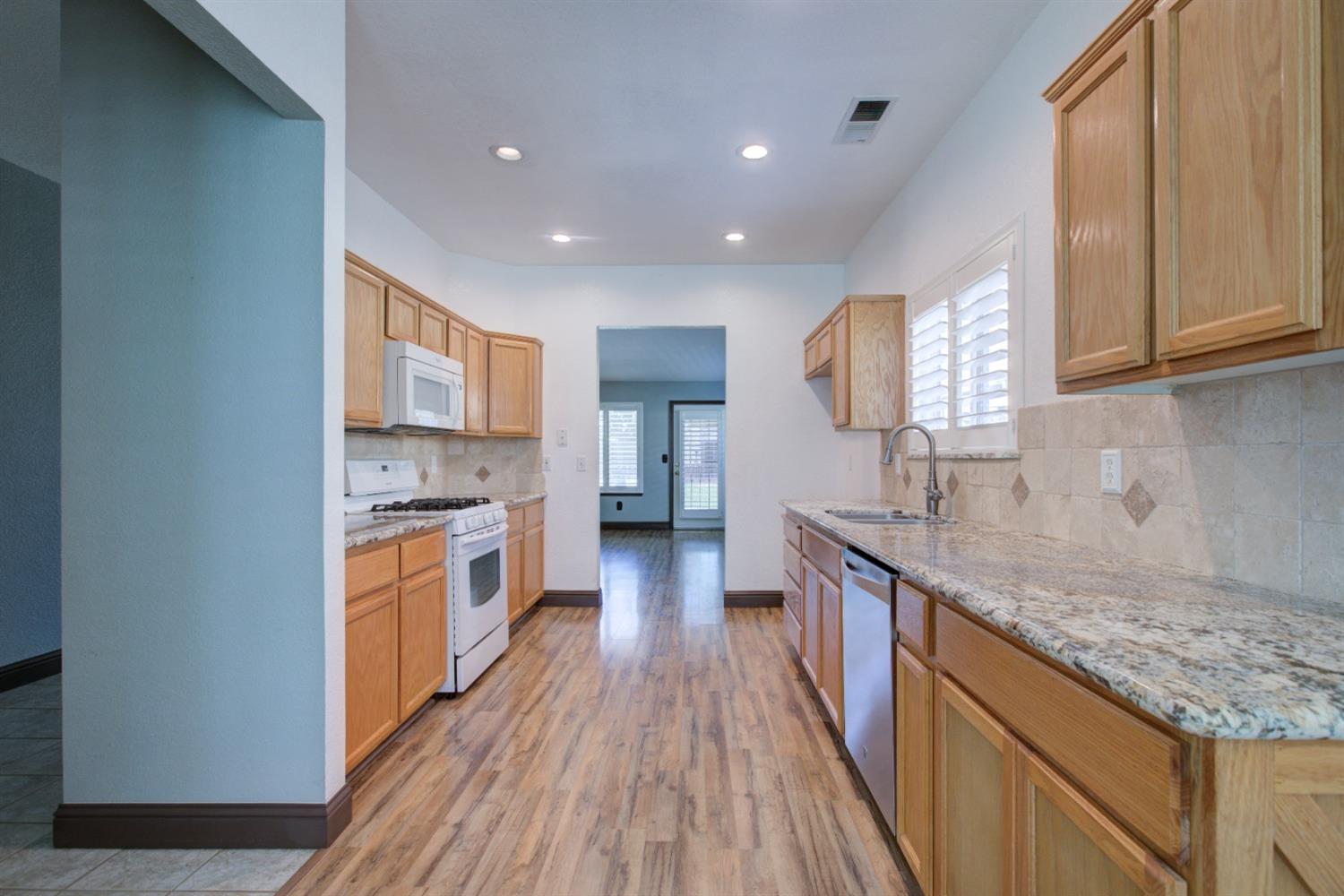 Detail Gallery Image 16 of 55 For 1217 Fairway Dr, Atwater,  CA 95301 - 3 Beds | 2 Baths