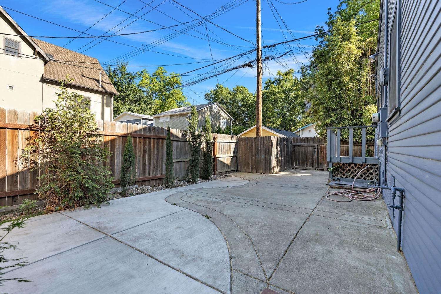 Detail Gallery Image 28 of 35 For 418 25th St, Sacramento,  CA 95816 - 3 Beds | 1 Baths