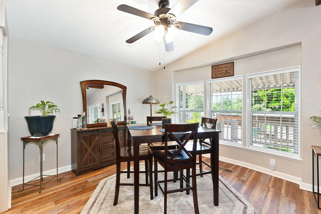Detail Gallery Image 13 of 56 For 13948 Golden Star Rd, Grass Valley,  CA 95949 - 2 Beds | 2 Baths