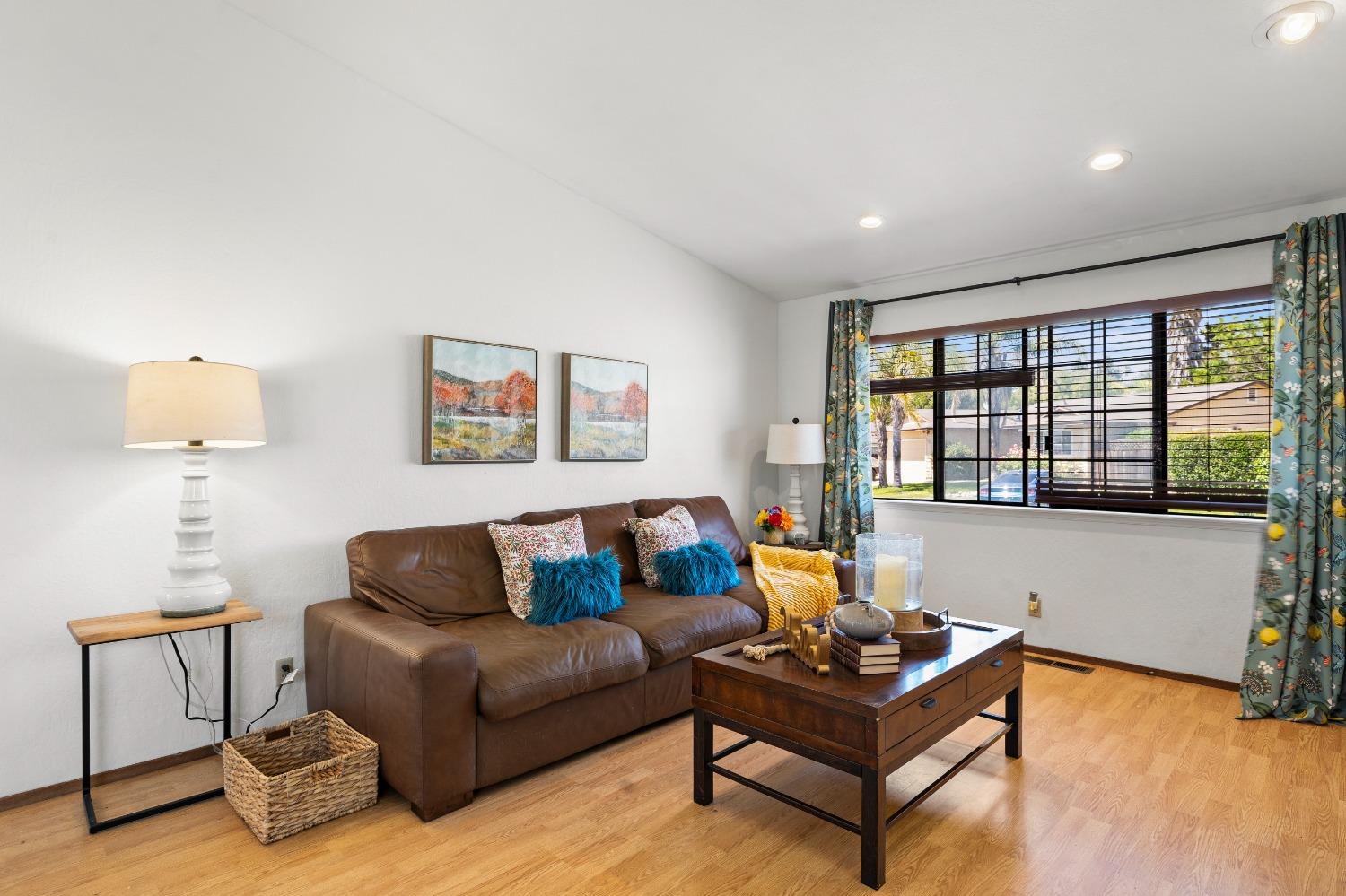 Detail Gallery Image 8 of 44 For 3636 Dormer Ave, Concord,  CA 94519 - 3 Beds | 2 Baths