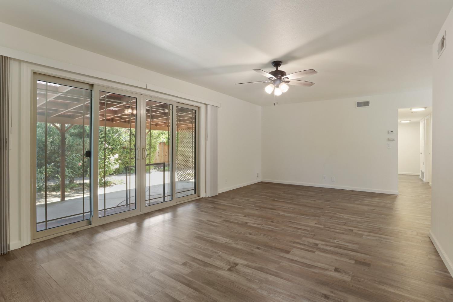 Detail Gallery Image 13 of 49 For 1384 Heckman Way, San Jose,  CA 95129 - 3 Beds | 2 Baths