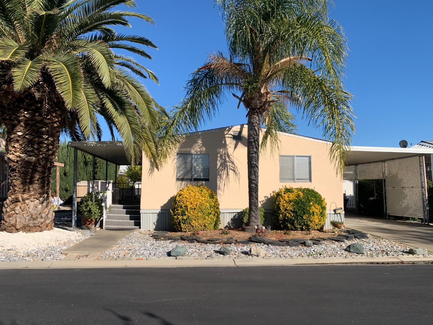 Detail Gallery Image 1 of 41 For 4216 Brookside Dr. #121, Sacramento,  CA 95834 - 2 Beds | 1 Baths