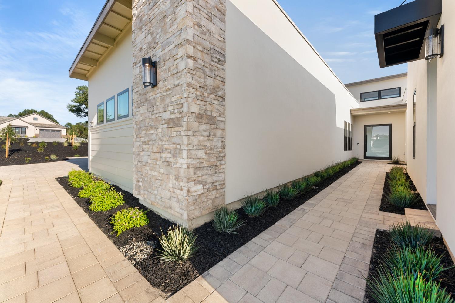 Detail Gallery Image 11 of 78 For 4810 Minero Ln, Granite Bay,  CA 95746 - 5 Beds | 4/1 Baths