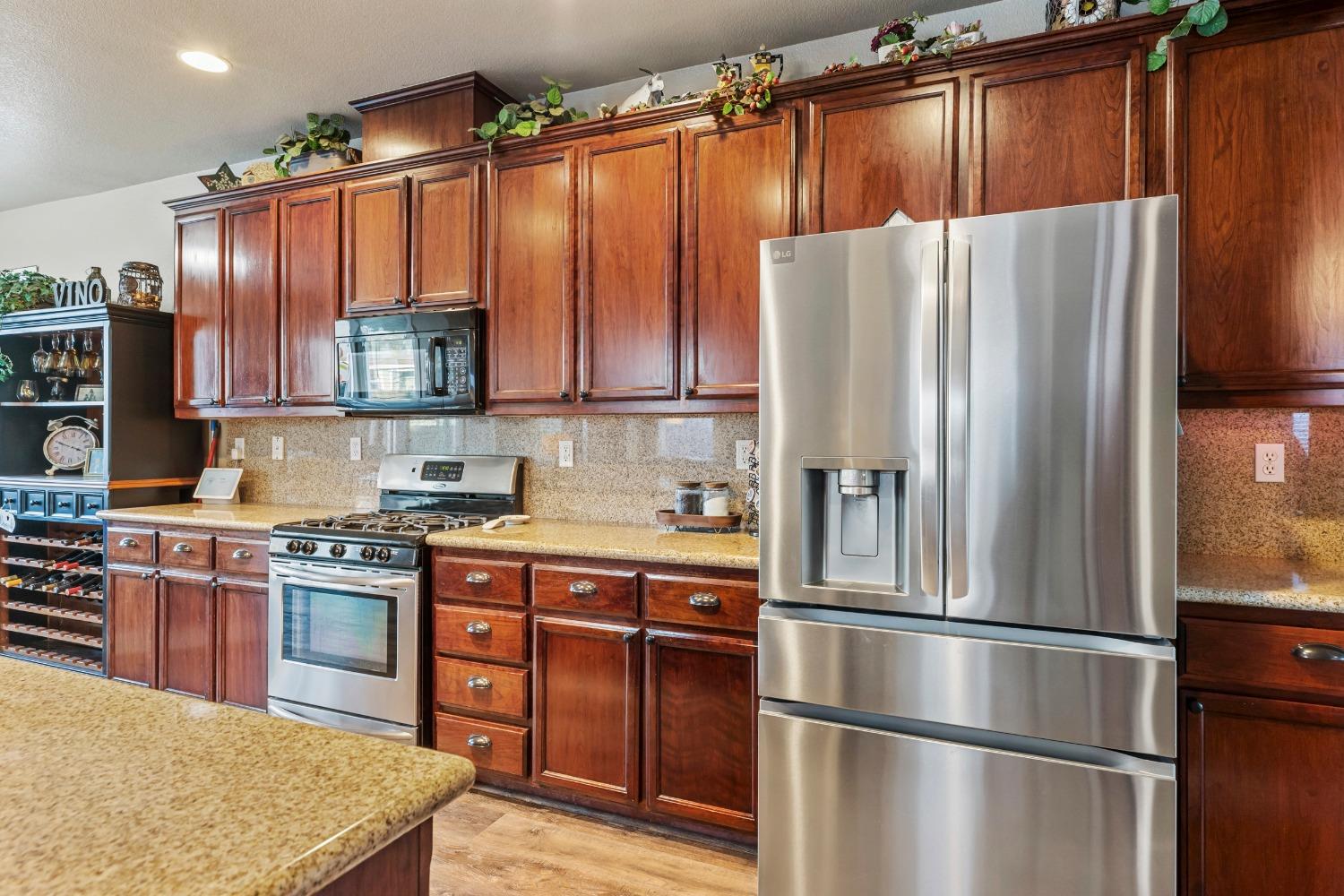 Detail Gallery Image 5 of 25 For 2825 Bullion Ct, Riverbank,  CA 95367 - 4 Beds | 2/1 Baths