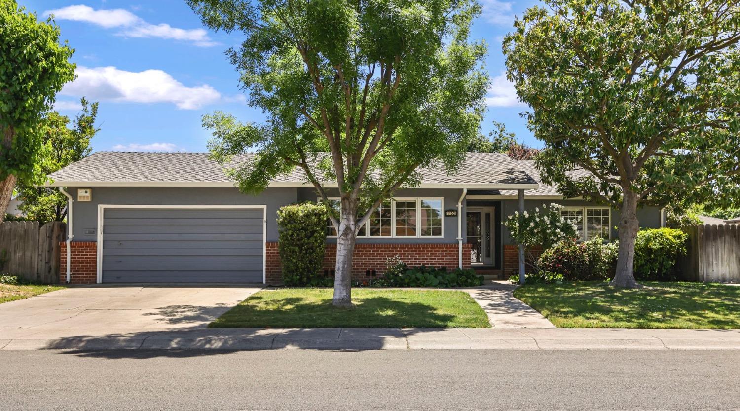 Detail Gallery Image 1 of 43 For 1152 Stanton Way, Stockton,  CA 95207 - 3 Beds | 2 Baths