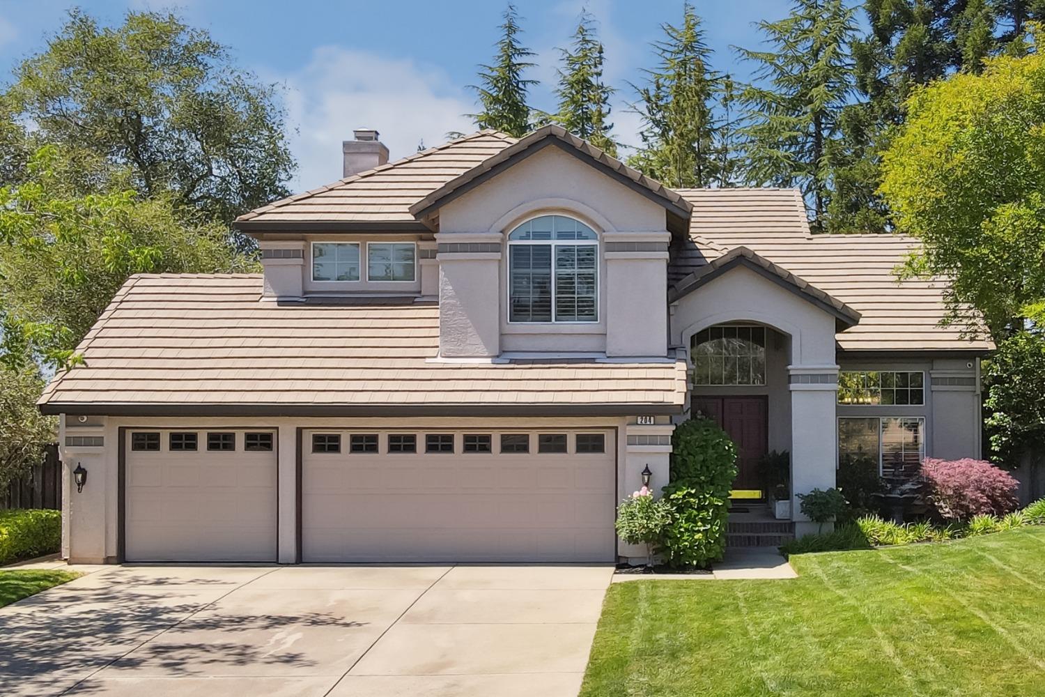 Detail Gallery Image 2 of 99 For 204 Davies Ct, Folsom,  CA 95630 - 4 Beds | 2/1 Baths
